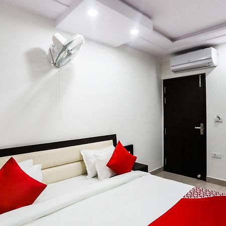Oyo Hotel New Geetanjali Near Gautam Buddha Park لاكناو المظهر الخارجي الصورة