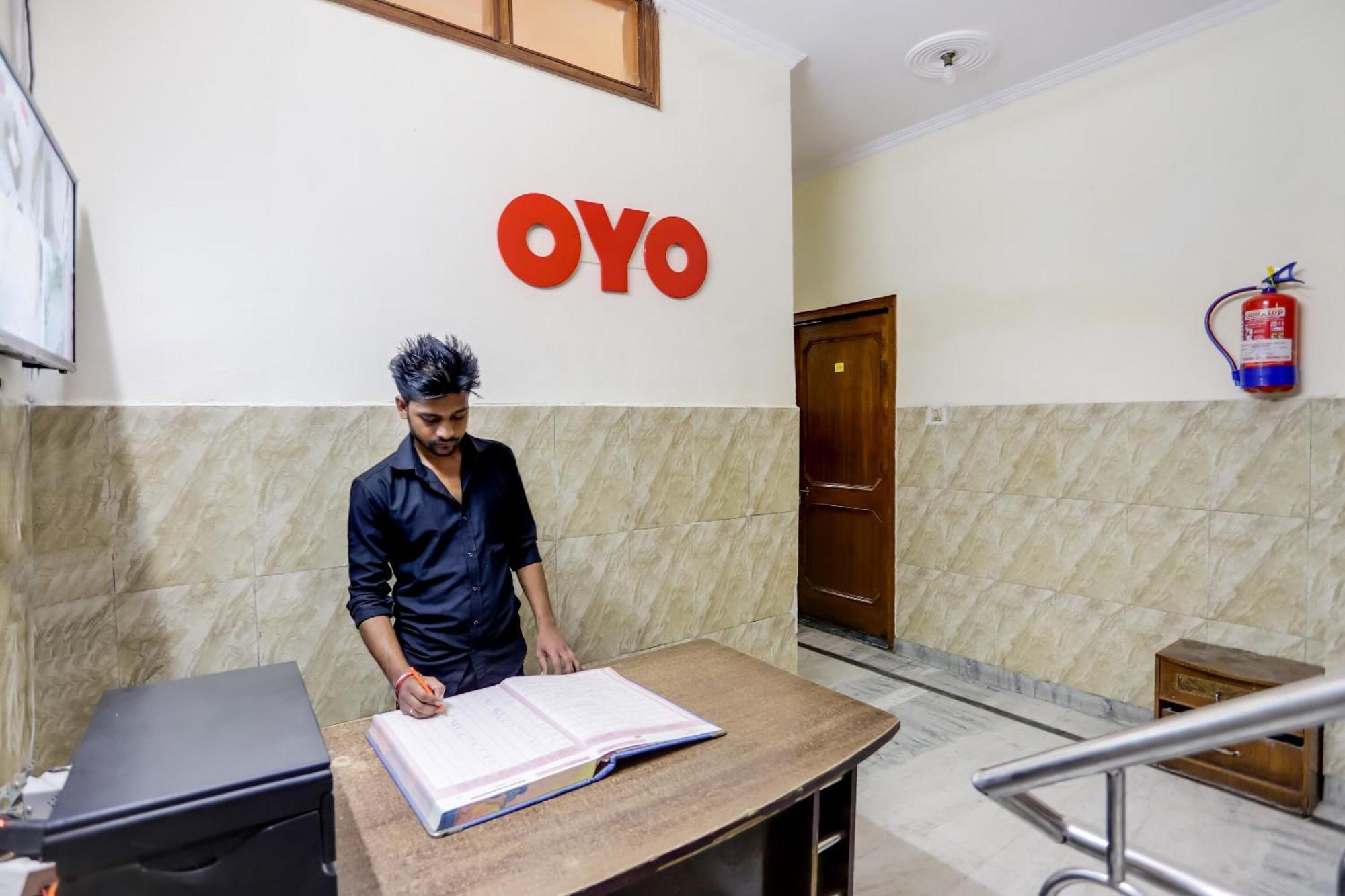Oyo Hotel New Geetanjali Near Gautam Buddha Park لاكناو المظهر الخارجي الصورة